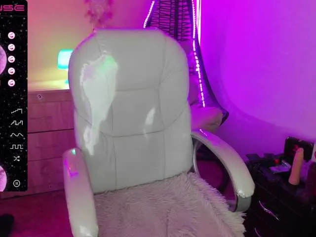 Live sex webcam photo for Alison-fire #274559765