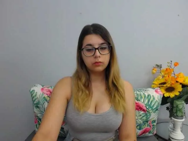 Live sex webcam photo for AlisonLady #274123777