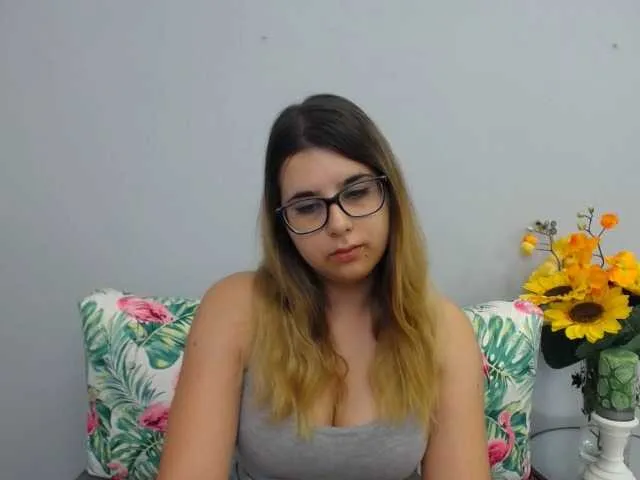 Live sex webcam photo for AlisonLady #274125687