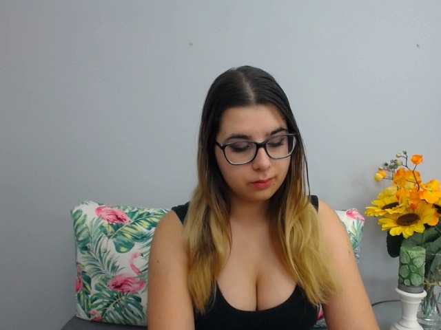 Live sex webcam photo for AlisonLady #274307132