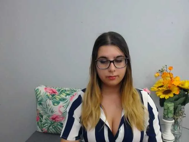 Live sex webcam photo for AlisonLady #274330658