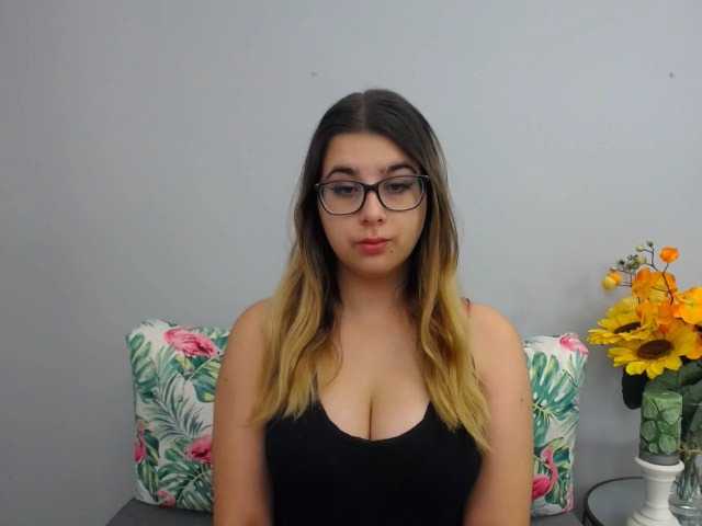 Live sex webcam photo for AlisonLady #274339730