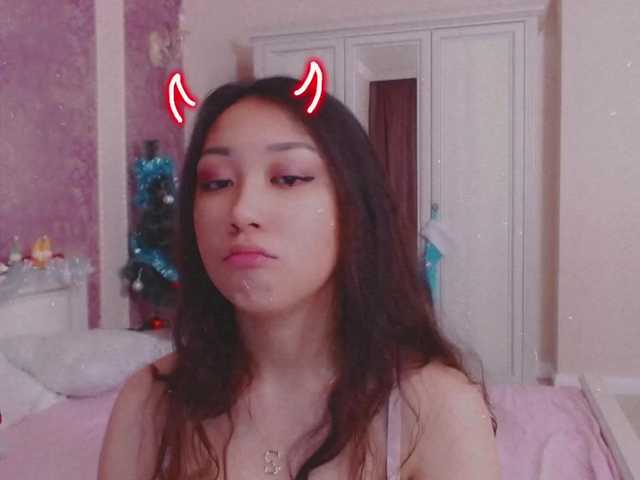 Live sex webcam photo for Alisonyugai #271686219