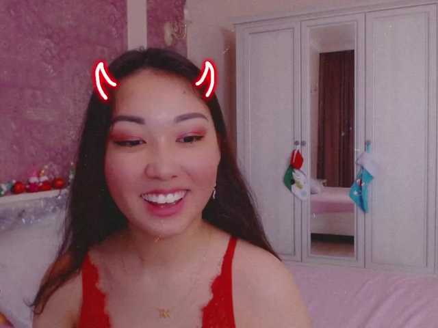 Live sex webcam photo for Alisonyugai #271758915