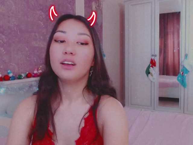 Live sex webcam photo for Alisonyugai #271771910