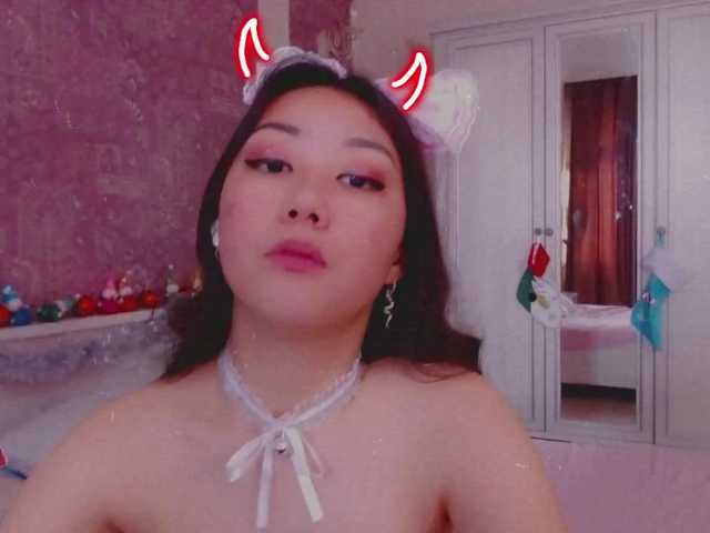 Live sex webcam photo for Alisonyugai #271782602