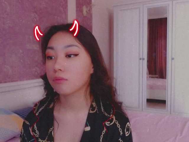 Live sex webcam photo for Alisonyugai #272017764