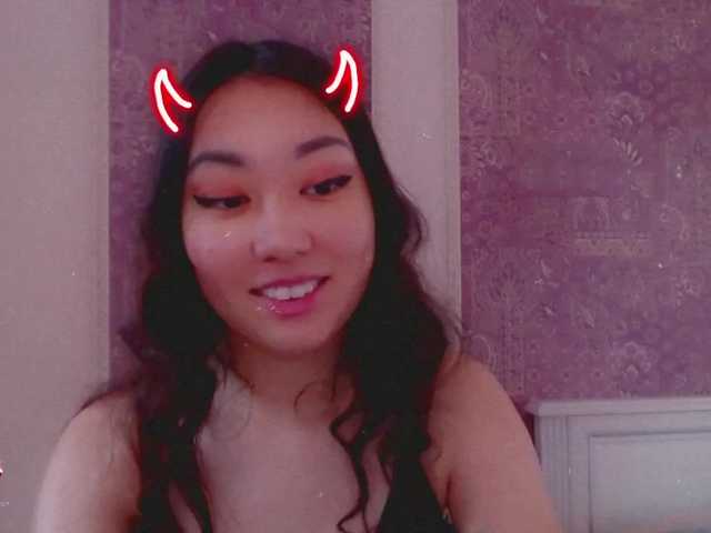 Live sex webcam photo for Alisonyugai #272039793