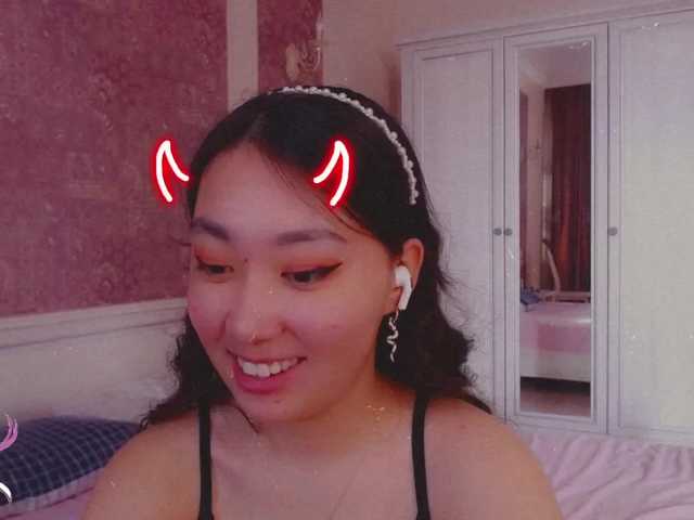 Live sex webcam photo for Alisonyugai #272157312