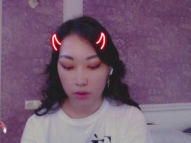 Live sex webcam photo for Alisonyugai #272201077