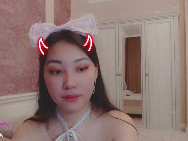 Live sex webcam photo for Alisonyugai #272404416