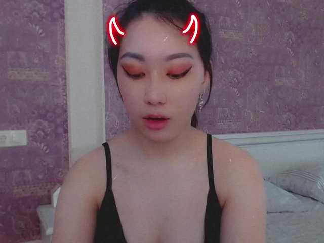 Live sex webcam photo for Alisonyugai #272787347