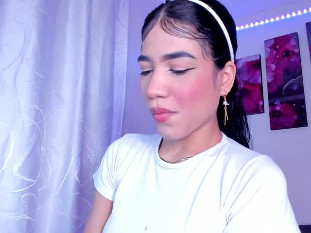 Live sex webcam photo for Alissarhys #290687326