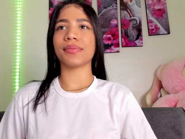 Live sex webcam photo for Alissarhys #290892661