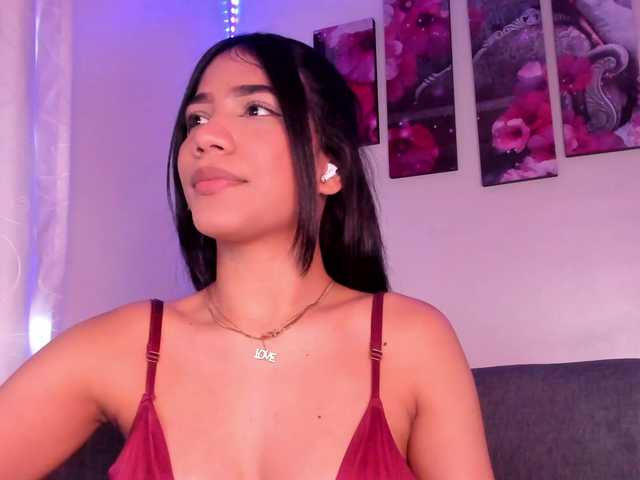 Live sex webcam photo for Alissarhys #290992818