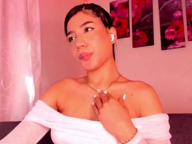 Live sex webcam photo for Alissarhys #291247355