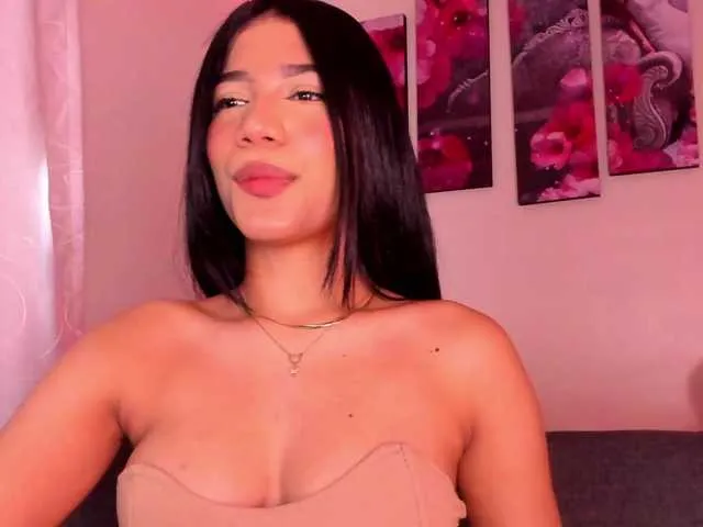 Live sex webcam photo for Alissarhys #291286672