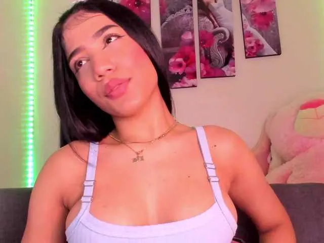 Live sex webcam photo for Alissarhys #291308217