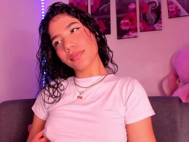 Live sex webcam photo for Alissarhys #291379155