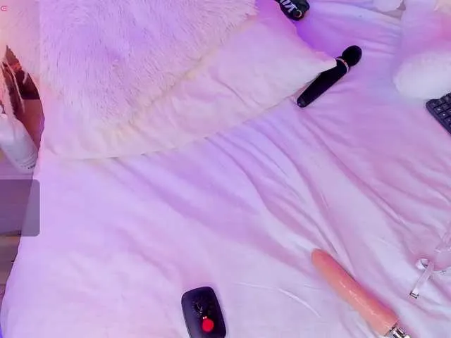 Live sex webcam photo for AlisseMiller #293688280