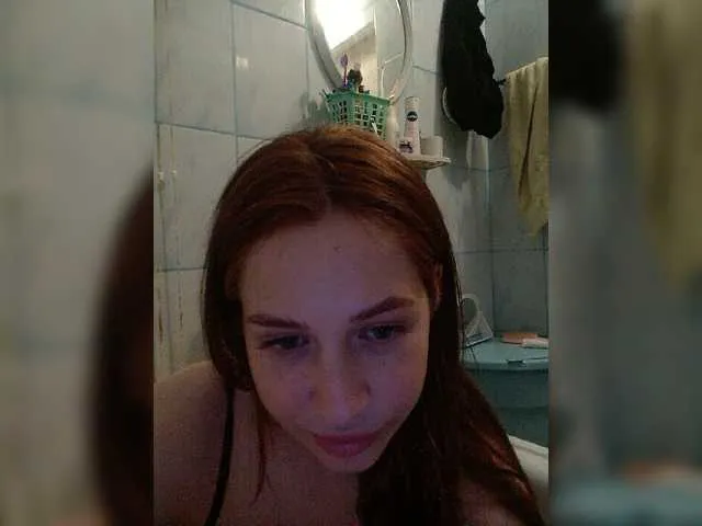 Live sex webcam photo for AlixElaine #275877438