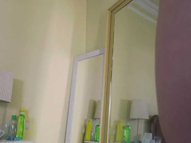 Live sex webcam photo for Aliyv #291627191