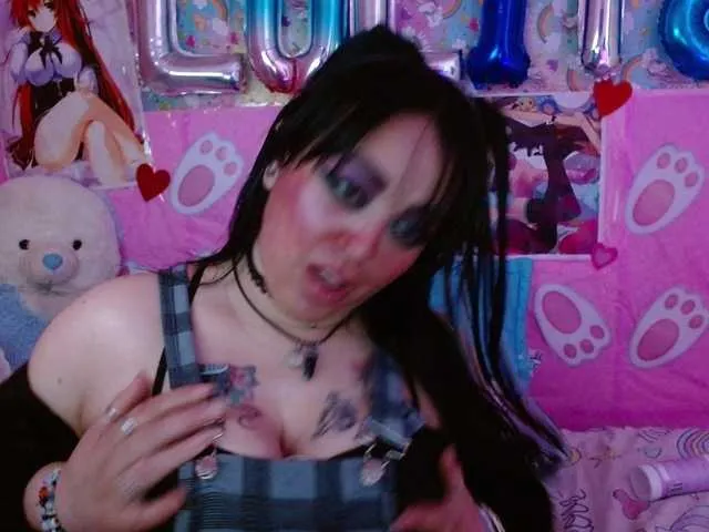 Live sex webcam photo for AlizeHentaiMeow #291359252