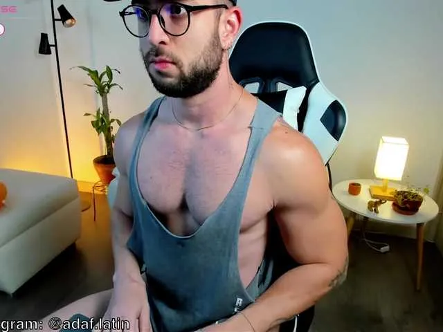 Live sex webcam photo for AllanDaf #293448101