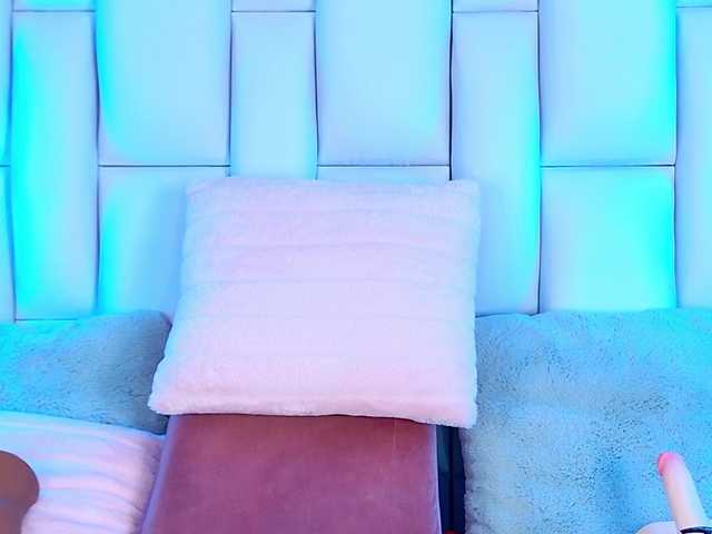 Live sex webcam photo for AlliciaKim #290768512