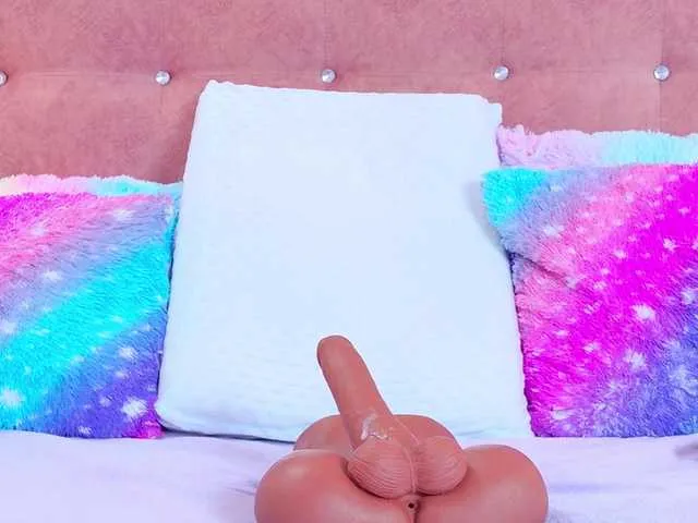 Live sex webcam photo for AlliciaKim #291456396