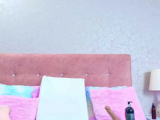 Live sex webcam photo for AlliciaKim #291821214