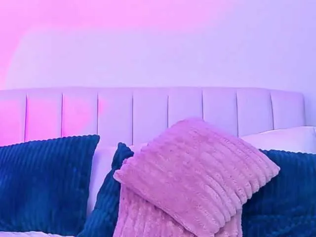 Live sex webcam photo for AllisonSweets #290970291