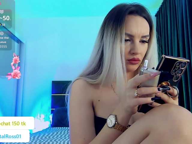 Live sex webcam photo for AllisonSweets #292415403