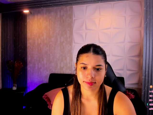 Live sex webcam photo for Allisonowens #291622348