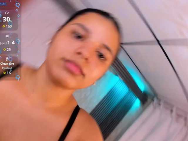 Live sex webcam photo for Allisonowens #291792466