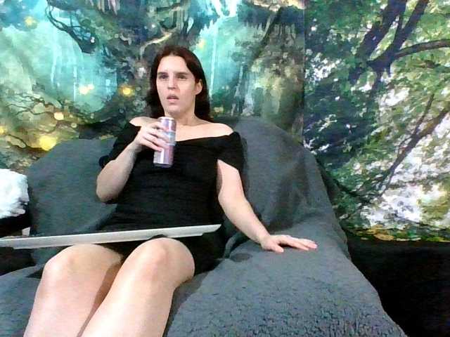 Live sex webcam photo for AlluringAli25 #272769180