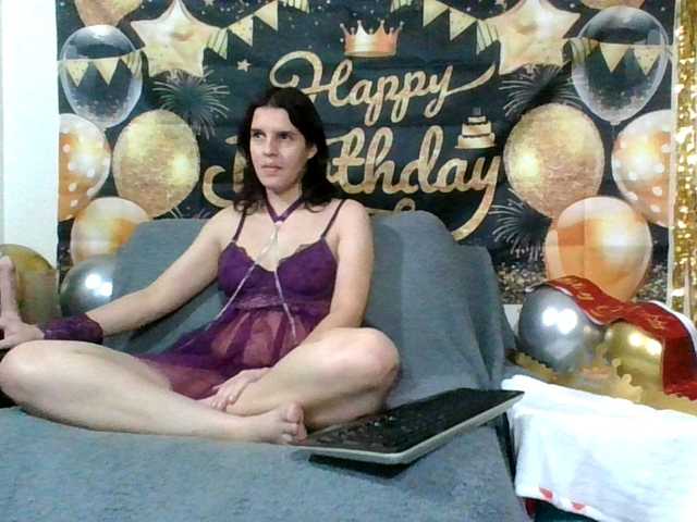 Live sex webcam photo for AlluringAli25 #277065745