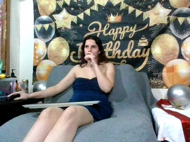 Live sex webcam photo for AlluringAli25 #277195756