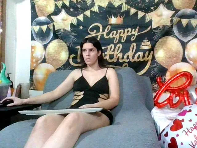 Live sex webcam photo for AlluringAli25 #277223502