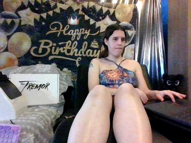 Live sex webcam photo for AlluringAli25 #290293349