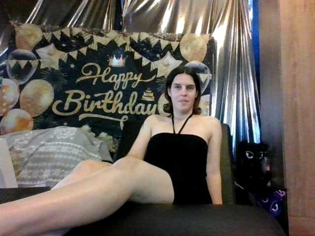 Live sex webcam photo for AlluringAli25 #290309469