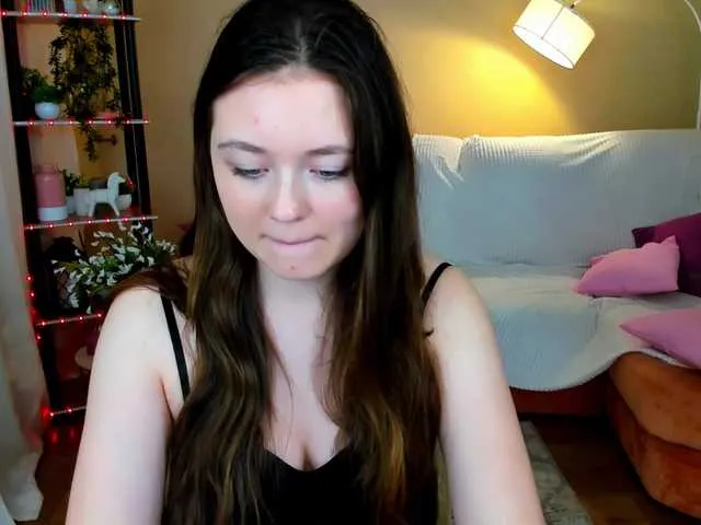 Live sex webcam photo for AlluringLookk #291677056