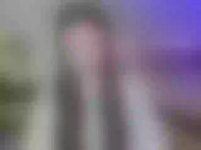 Live sex webcam photo for AlluringLookk #291947385