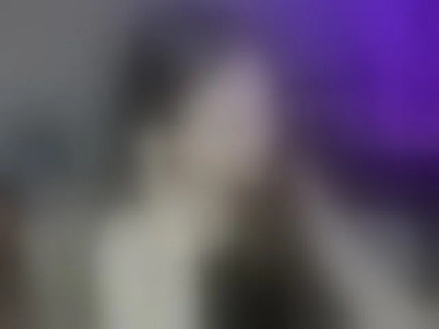 Live sex webcam photo for AlluringLookk #292543223
