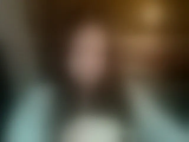 Live sex webcam photo for AlluringLookk #292939758
