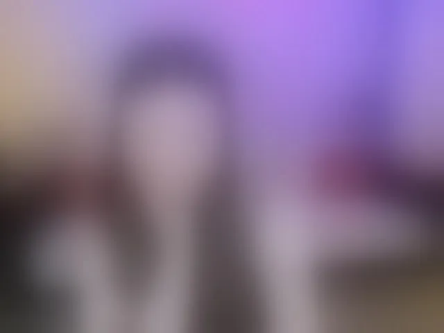 Live sex webcam photo for AlluringLookk #293414393
