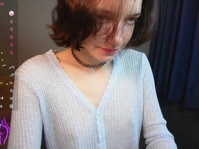 Live sex webcam photo for AllyAlice #290795626