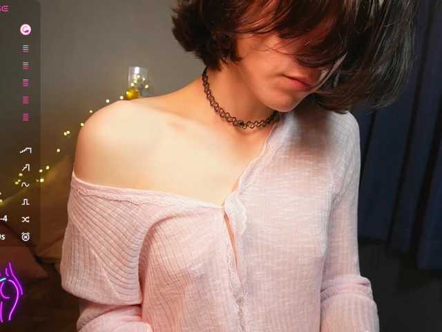 Live sex webcam photo for AllyAlice #290839701