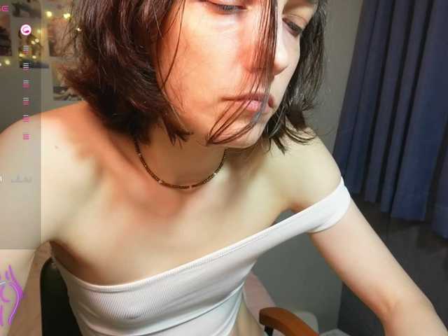 Live sex webcam photo for AllyAlice #291472740