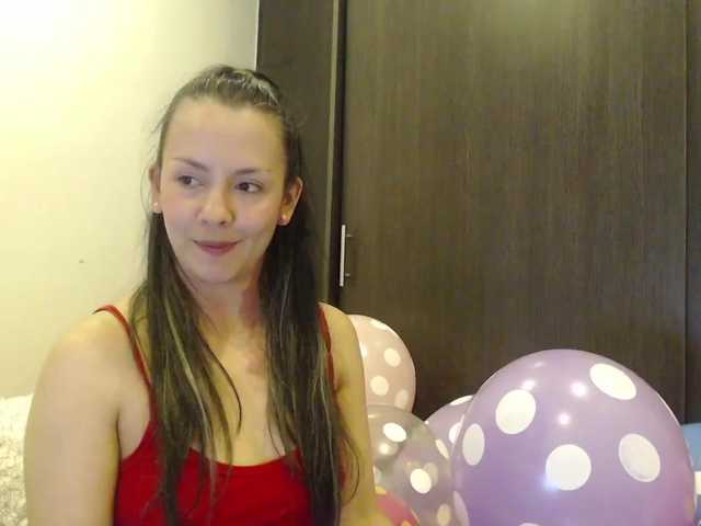 Live sex webcam photo for AllyBastien #274378319